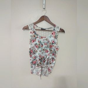 Tied Semi Crop lace floral sleeveless shirt